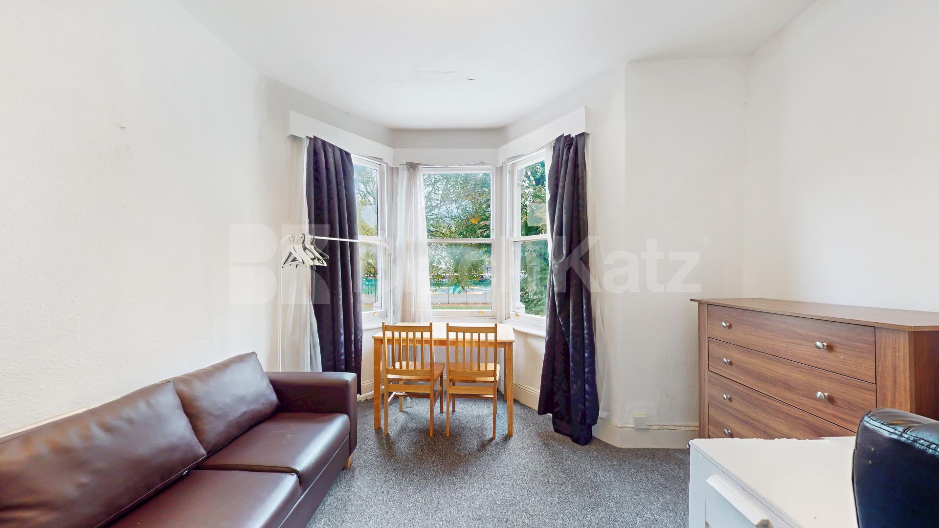 Located close to Turnpike lane Station is this large 3 bedroom property Willoughby Road, Turnpike Lane 